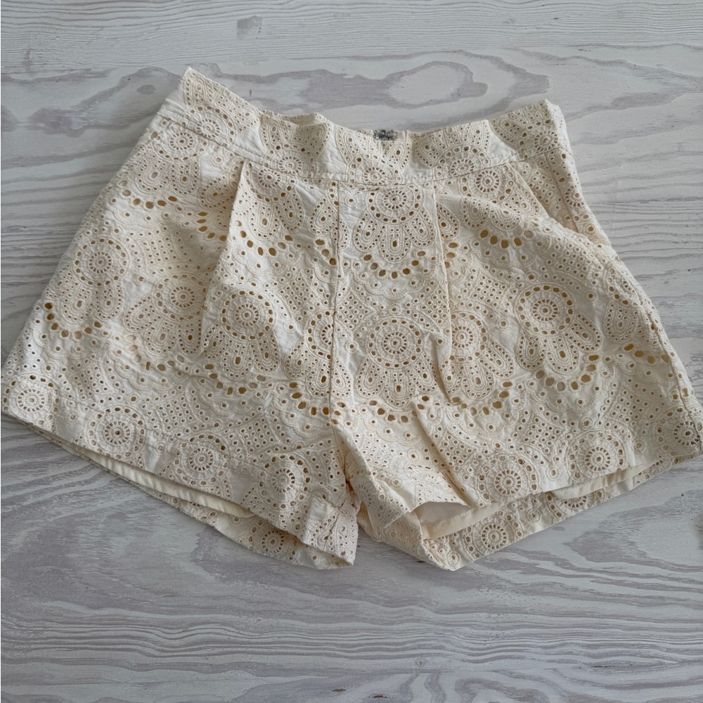 NEW Blank NYC Cream Eyelet Lace Top and Shorts 2-piece Set - Picture 6 of 7